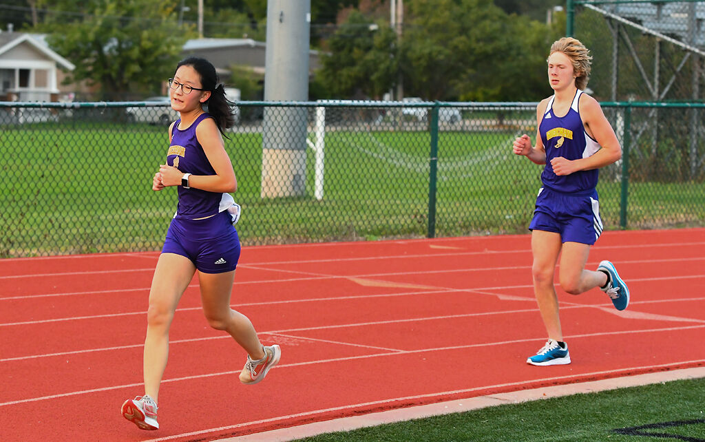 Taehee Oh and Sam Hall near the end of the race